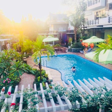Republic Hostel Cat Ba Xuan Dam エクステリア 写真