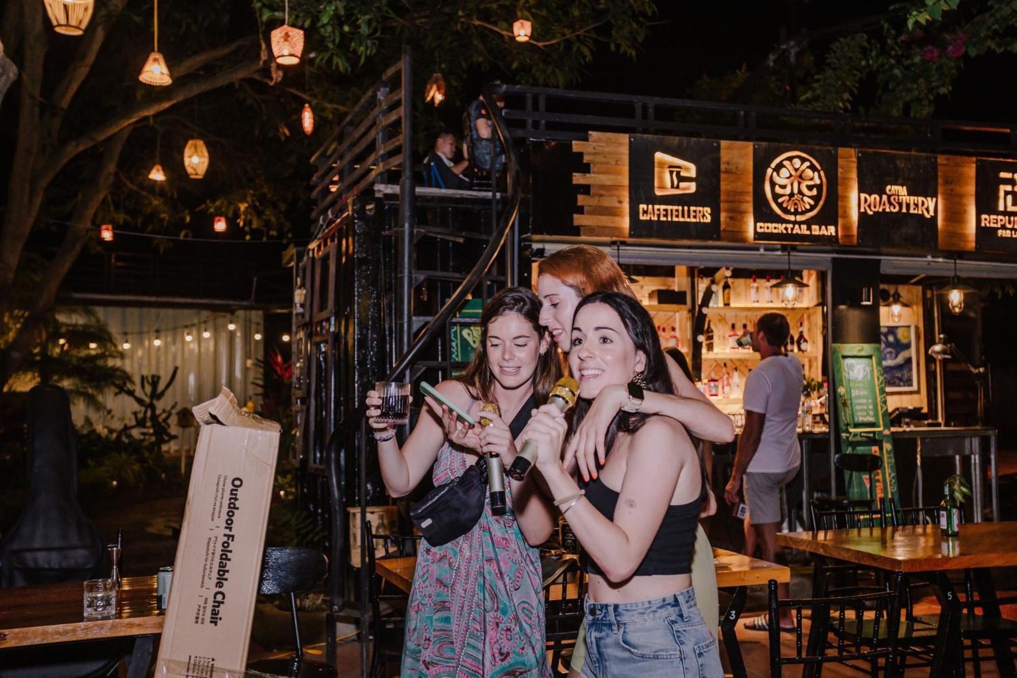 Republic Hostel Cat Ba Xuan Dam エクステリア 写真