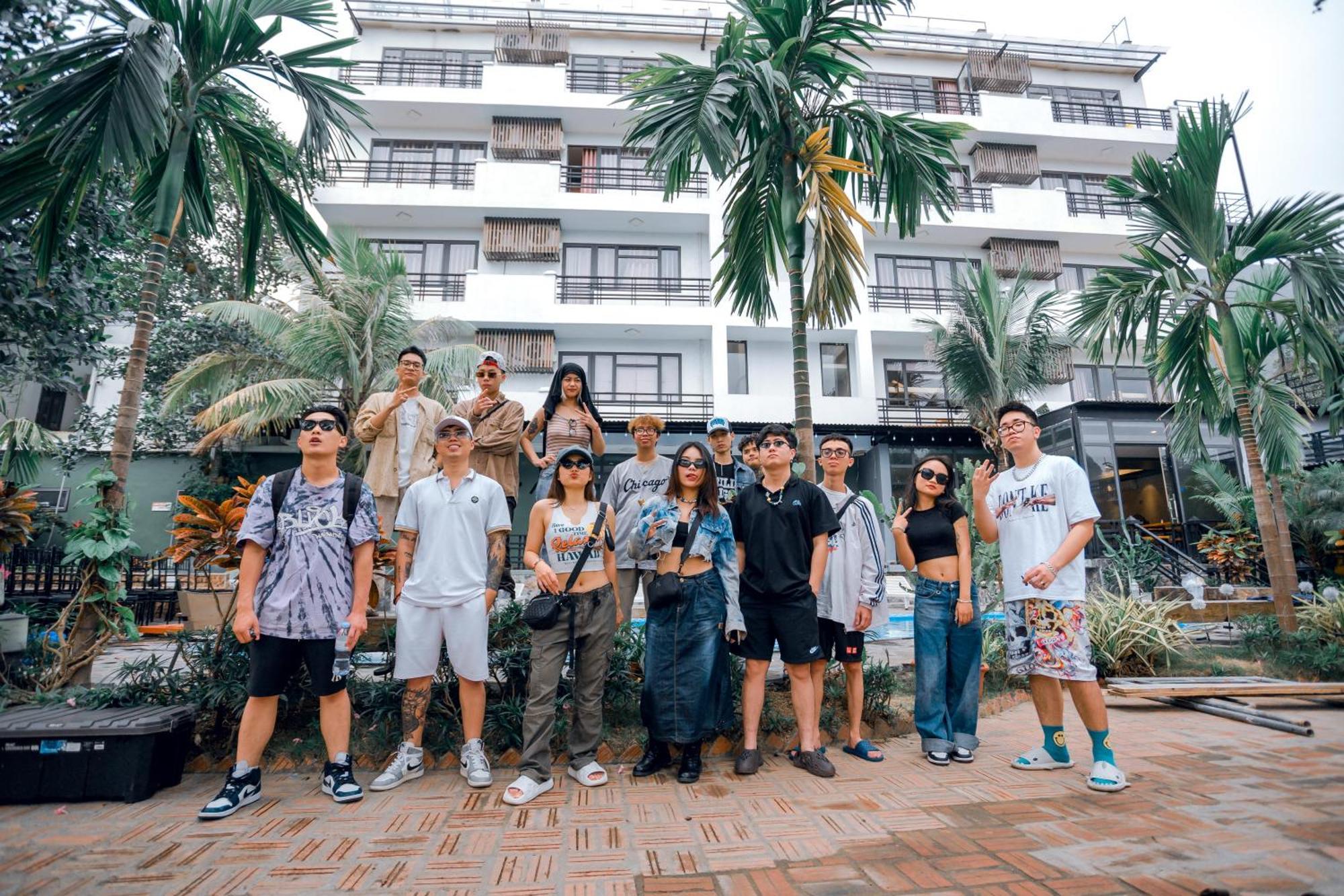 Republic Hostel Cat Ba Xuan Dam エクステリア 写真