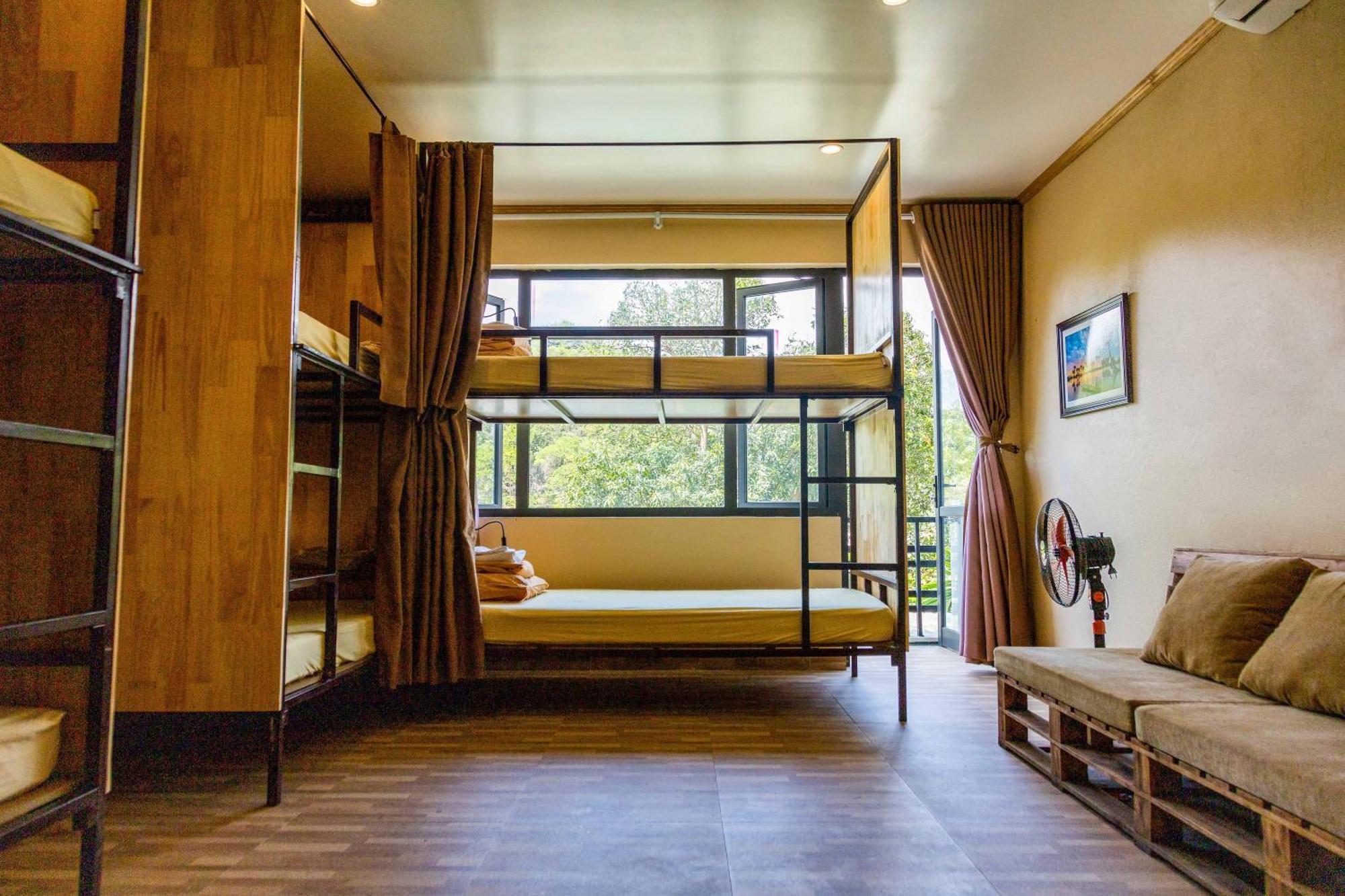 Republic Hostel Cat Ba Xuan Dam エクステリア 写真